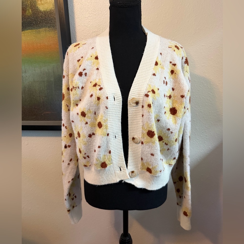 Cozy Sunflower Cardigan Sweater Size Small Countryside Cabincore V-neck